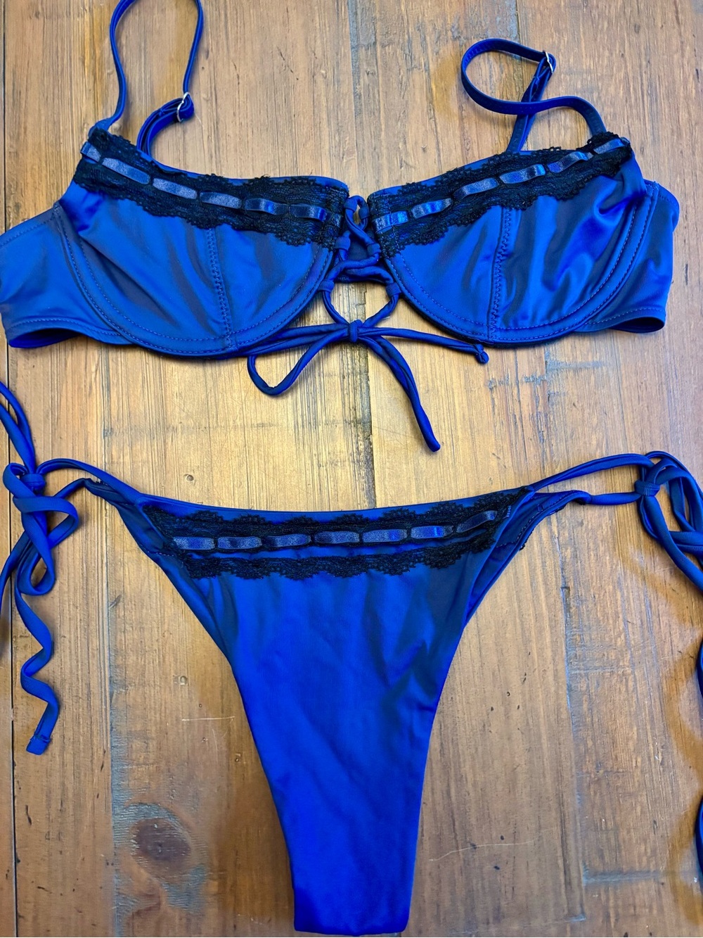 NWOT frankies bikinis x Sydney Sweeney Rome bikini set - Picture 16 of 16